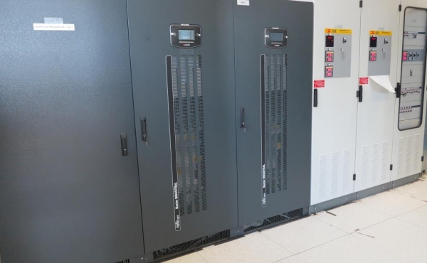 fornitura di gruppi di continuit&agrave; personalizzati